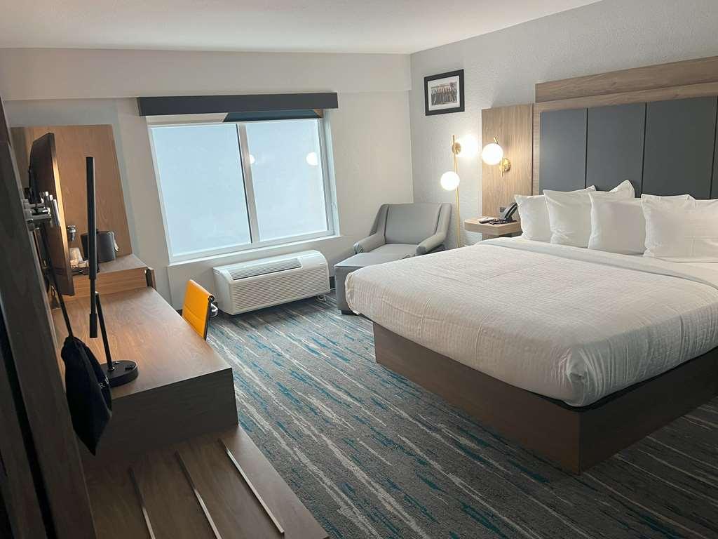 Best Western Plus Mobile Inn And Suites Room photo