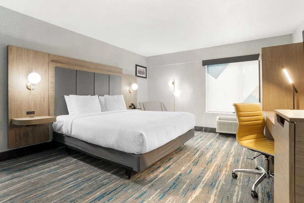 Best Western Plus Mobile Inn And Suites Room photo